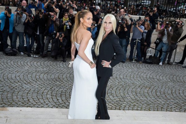 Jennifer Lopez i  Donatella Versace (1)
