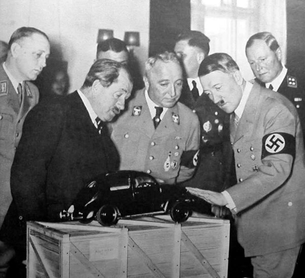 Hitler i prototip Bube 1935