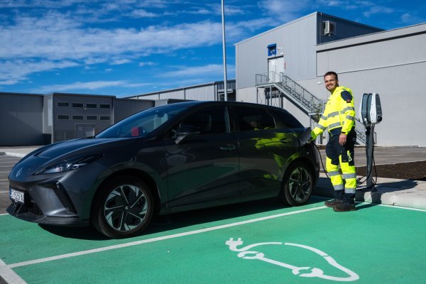 Sučić se šali da je jedan od rijetkih koji se mogu pohvaliti automobilom što vozi na biootpad