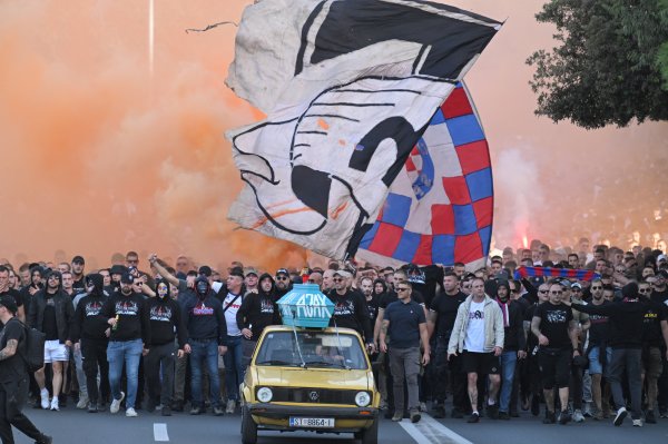 Skandalozne scene u Splitu! Torcida tijekom kortea urlala: 'Auschwitz', 'Ustaj, Adolfe' i 'Ajmo, ajmo, ustaše'