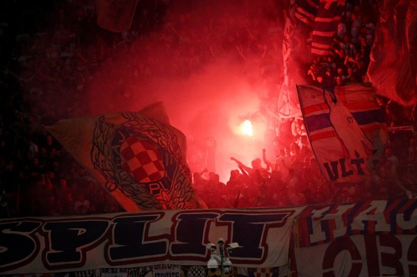 Bakljada Torcide dovela Hajduk u velike probleme; pogledajte Poljud u dimu