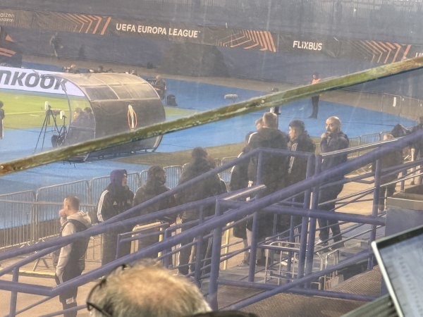 Bizarna situacija na Maksimiru. Redari šetali Anderlechtove igrače, nisu znali gdje će s njima