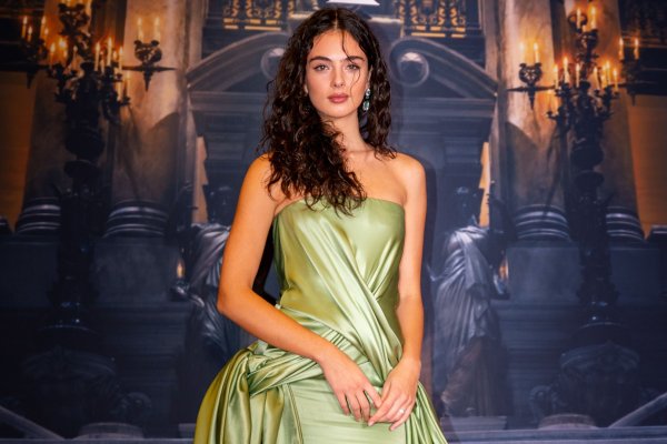 Deva Cassel