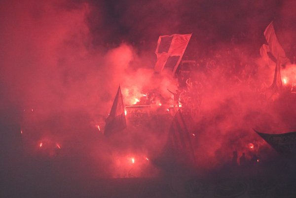 Hajduk se službeno oglasio o neredima na tribinama protiv Ajaxa