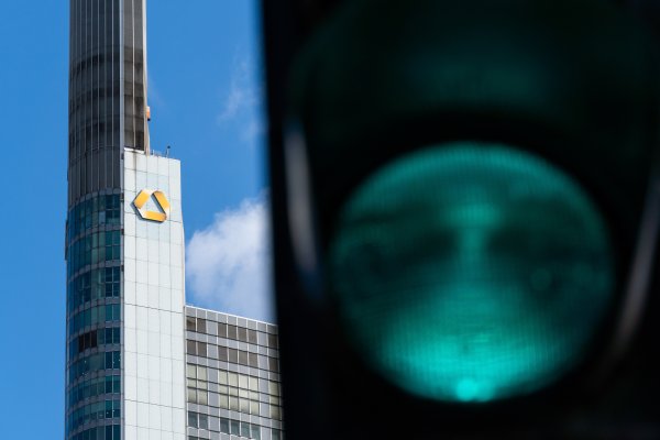 UniCredit dobio zeleno svjetlo ECB-a za preuzimanje kontrole nad njemačkom Commerzbankom