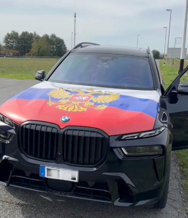 Crni BMW s ruskom zastavom i dvoglavim orlom uznemirio Brođane? Oglasila se policija