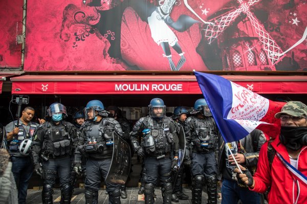 Vraćaju se Žuti prsluci? Francuska se sprema za eksplozivnu subotu: Policija najavila šok-granate