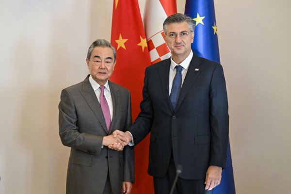 Wang Yi i Andrej Plenković