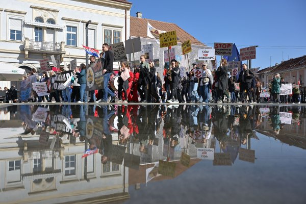 Prosvjed protiv farme Veliki Pažut