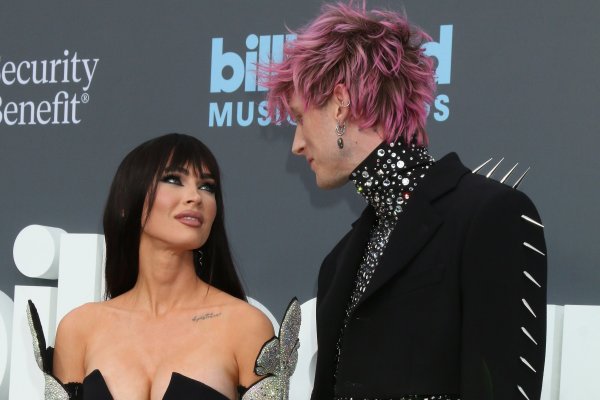 Bivši je viđen s drugom, a Megan Fox uzvratila fotografijama koje su zapalile internet