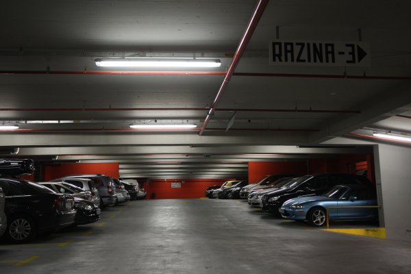 Vlasnicima luksuznih automobila poručili da ih ne parkiraju u garaži: Krivac je dio koji nitko ne bi očekivao