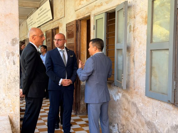 Grlić Radman prvi hrvatski ministar u Kambodži: Primili ga kralj i premijer