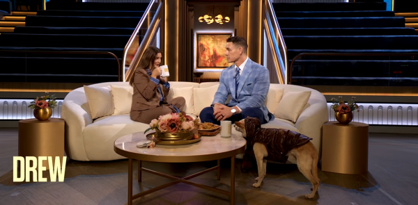 Drew Barrymore i John Cena u emisiji 'The Drew Barrymore Show'