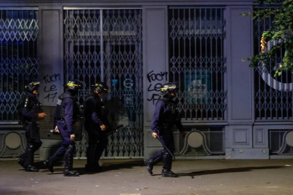 Policijski sat u Parizu potrajat će dulje od predviđenog