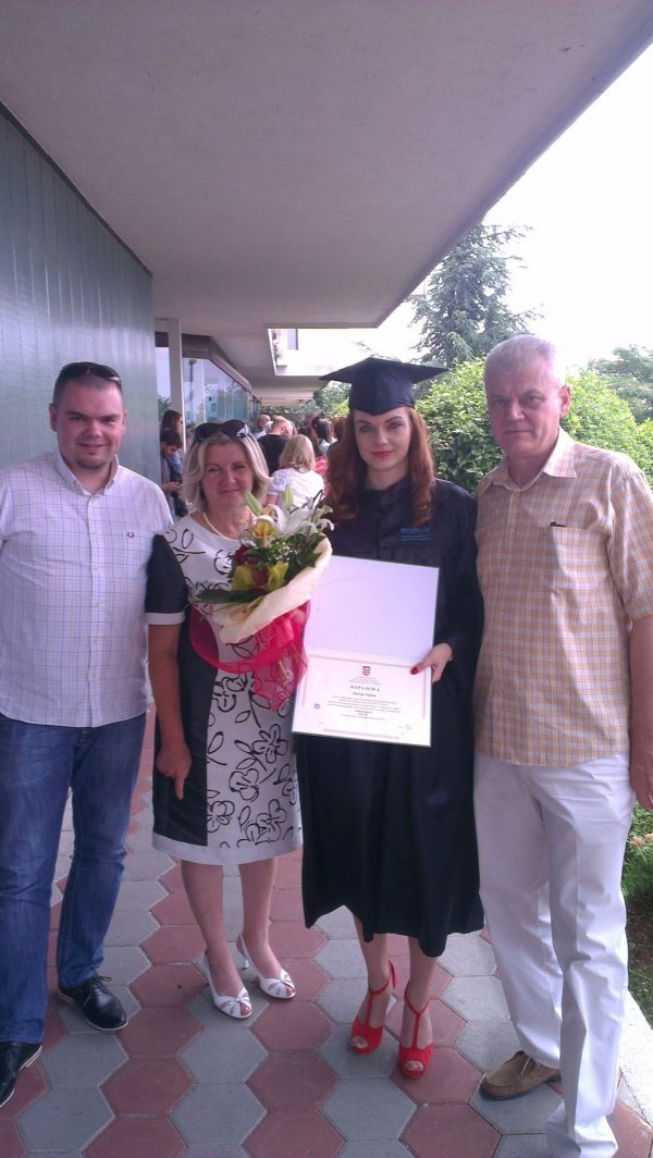 Darija s obitelji na dodjeli diplome na Pravnom fakultetu u Rijeci 2014. godine