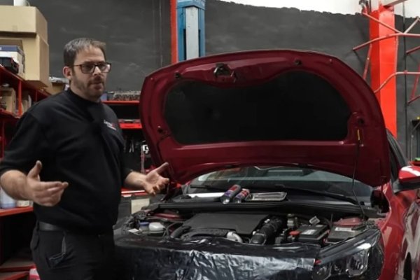 Mehaničar otvorio motor nakon servisa i pobjesnio: 'Naplatili su dijelove koje nisu ni zamijenili'