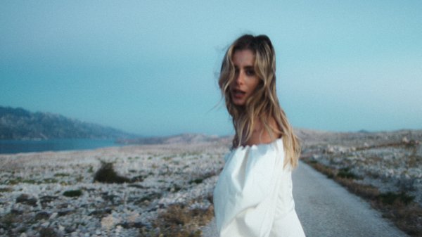 Na sceni više ne mari za tuđa očekivanja, a publiku uskoro očekuju i novi adventski nastupi