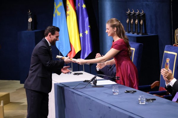 Lionel Messi primio prestižnu nagradu princeze od Asturije: U Oviedu doživio ovacije
