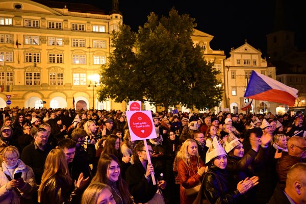 VIDEO U Češkoj usred noći prosvjedovali zbog financiranja javnih medija