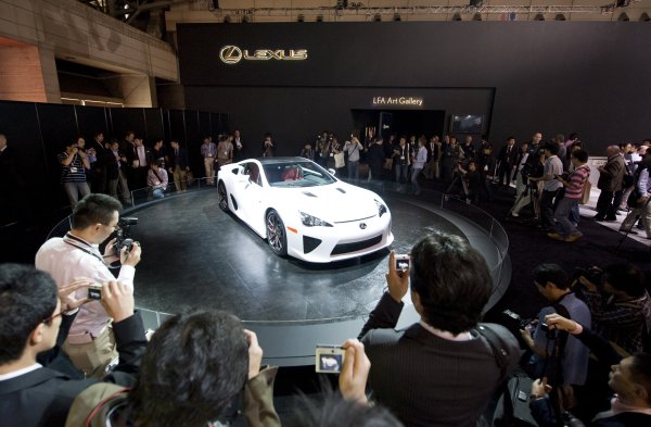 Legendarni Lexus LFA vraća se u potpuno drukčijem obliku: Novi prototip otkriva koliko je blizu proizvodnji