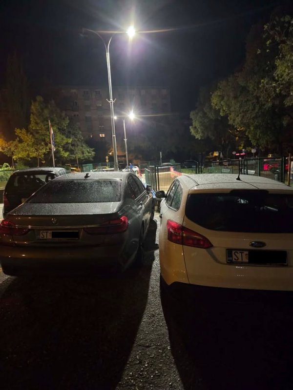 Splićanin pola sata čekao vlasnicu BMW-a, a njezin odgovor ga je ostavio u nevjerici: 'Pa što vi ne uđete tako?'