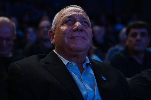 Tko je čovjek koji izaziva Netanyahua? Bivši general izgubio je sina u Gazi, a sada želi preuzeti vlast