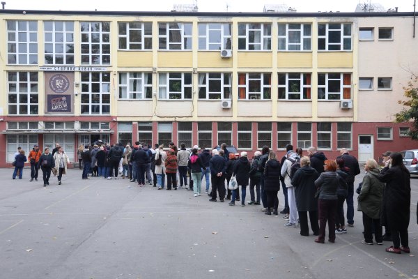 Srbija masovno izlazi na birališta: Do 9 sati glasalo više nego dvostruko birača nego 2023.