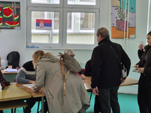 Gužve u Novom Sadu
