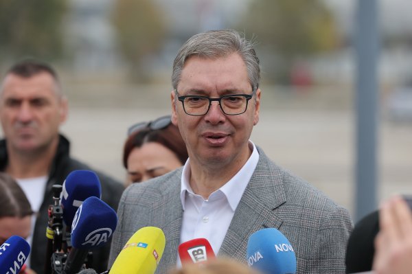 Vučićev SNS zabranio novinarima iz četiri redakcije ulazak u izborni stožer