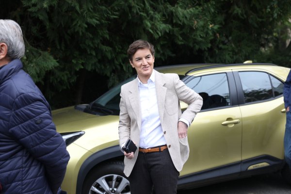 FOTO Vršiteljica dužnosti predsjednice Srbije Ana Brnabić glasovala na izvanrednim izborima