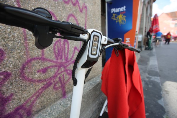 Još jedna nesreća s električnim romobilom: Maloljetnica završila u bolnici