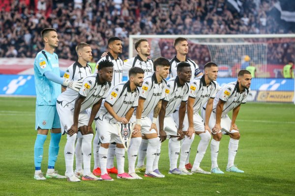 Partizan tone sve dublje: Legenda kluba odbila pred novinare, a navijači gledali novi debakl