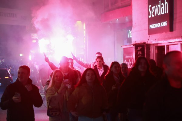 'Vučić je na koljenima, Srbija je slobodna': U Novom Sadu slave pobjedu studenata