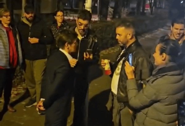 Ana Brnabić sukobila se s građanima u Beogradu pa stala nasred ceste: 'Gazite!'