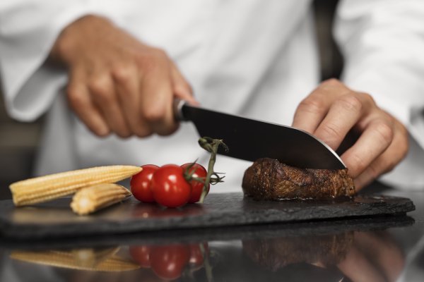 Kuharski trikovi profesionalnih chefova: Jednostavne navike koje hranu podižu na restoransku razinu