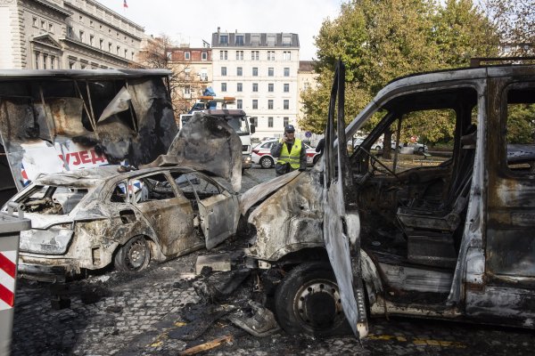 FOTO Pogledajte što je ostalo od Ćacilenda: Beograđani nakon godinu i pol ponovno ušli u park