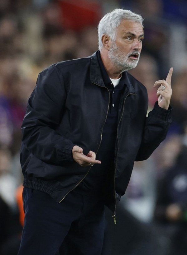 Mourinho se nakon El Clasica naklonio svom igraču: 'Igrao je ozlijeđen više od 40 minuta'
