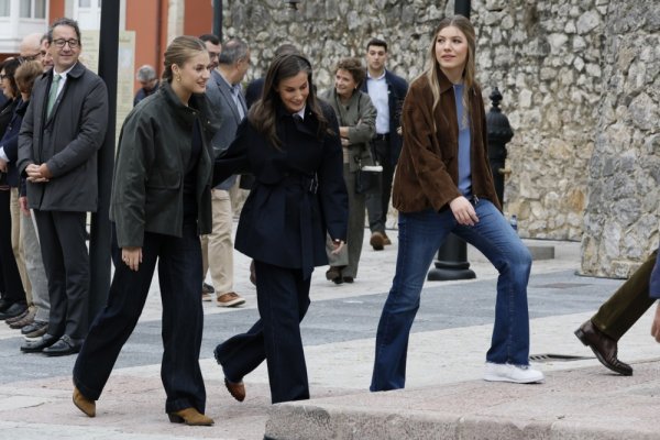 Kraljica Letizia s kćerima