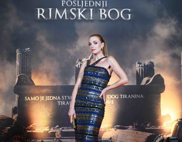 Zagrebačka premijera okupila je brojna poznata lica, no Nataša Janjić Medančić istaknula se odvažnim i elegantnim modnim izborom