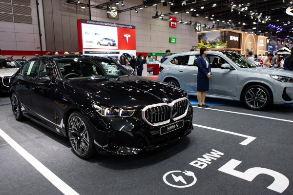 Novi BMW na zahtjevnom testu pobijedio svog benzinskog brata: Jedan detalj je nevjerojatan