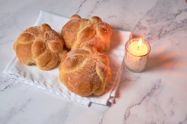 U nekim zemljama ovih se dana peče kruh s neobičnom tradicijom: Evo što se krije iza njega