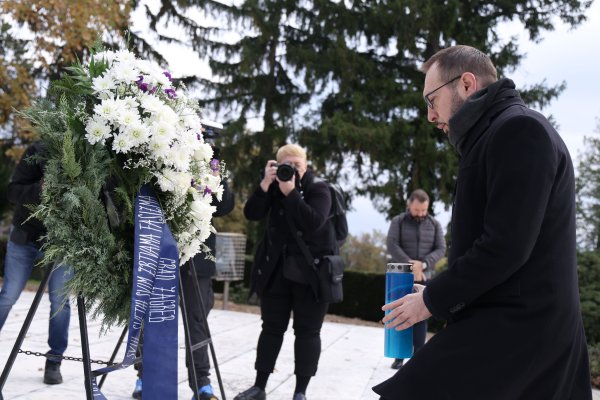 Tomašević na Mirogoju odbio odgovarati na politička pitanja: Evo što je ipak rekao novinarima
