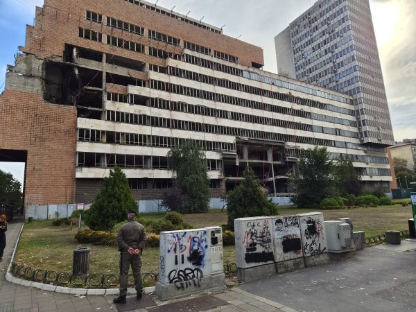 Zgrada Generalštaba pod budnim okom vojnika
