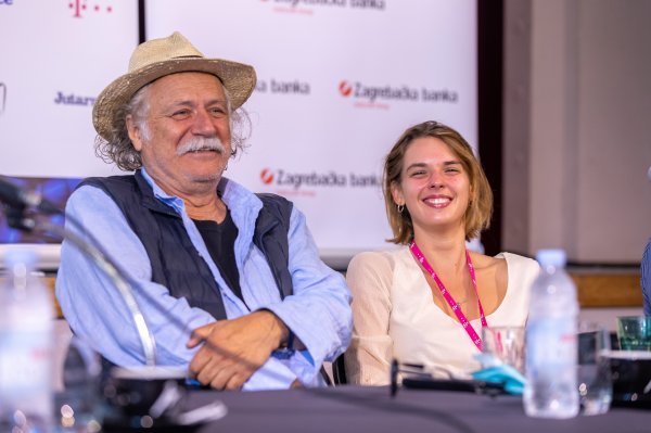 Romina Tonković s profesorom i mentorom Radom Šerbedžijom, od kojeg je upijala prve velike glumačke lekcije