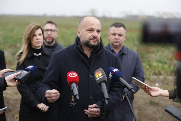 Siniša Hajdaš Dončić na konferenciji za medije