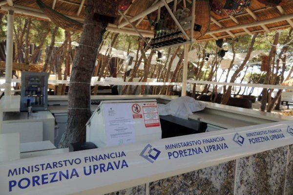 Porezna inspekcija zatvorila noćni klub Carpe Diem (1)