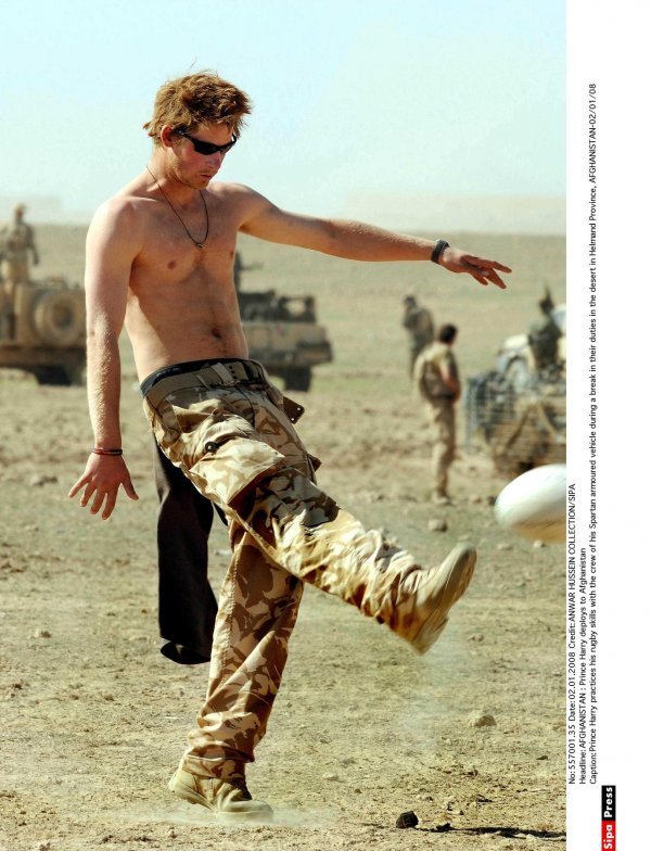 Princ Harry 2008. godine u Afganistanu