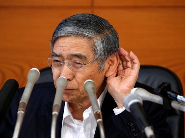 Guverner središnje japanske banke Haruhiko Kuroda uvjeren je da će se efekti negativnih kamata tek vidjeti Reuters