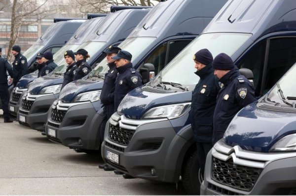 Vlaho Orepić uručio 23 nova Schengen busa za nadzor državne granice 