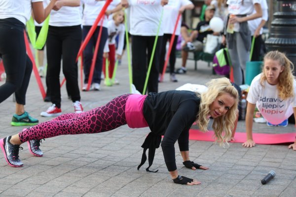 Renata Sopek SELECT PR